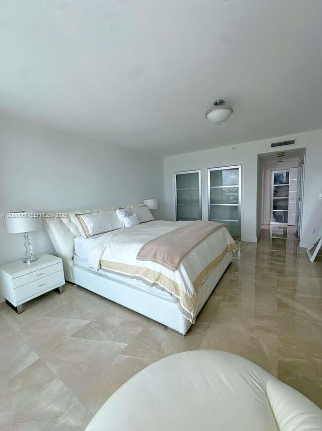 Building Photo - 1455 Ocean Dr