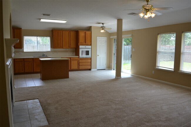 Building Photo - 2407 Pine Shadows Dr