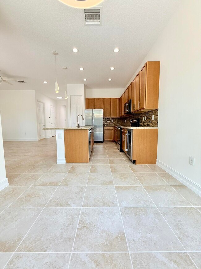 Building Photo - 14572 White Jade Terrace