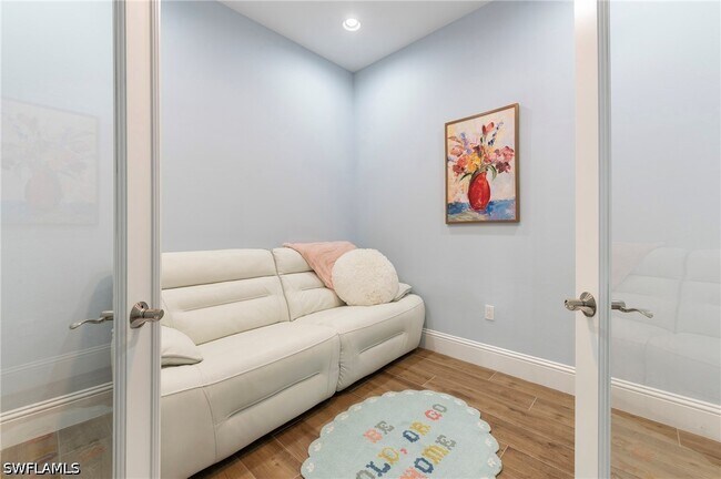 Building Photo - 7270 Saona CT