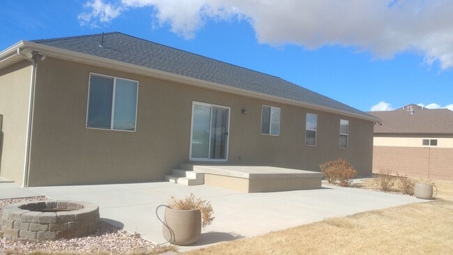 Building Photo - 1630 N 3475 W
