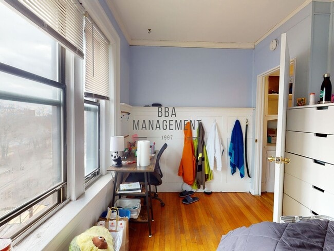Building Photo - HOT FENWAY LISTING!!!!!