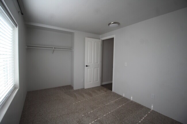 Building Photo - 5778 Stratton Ln