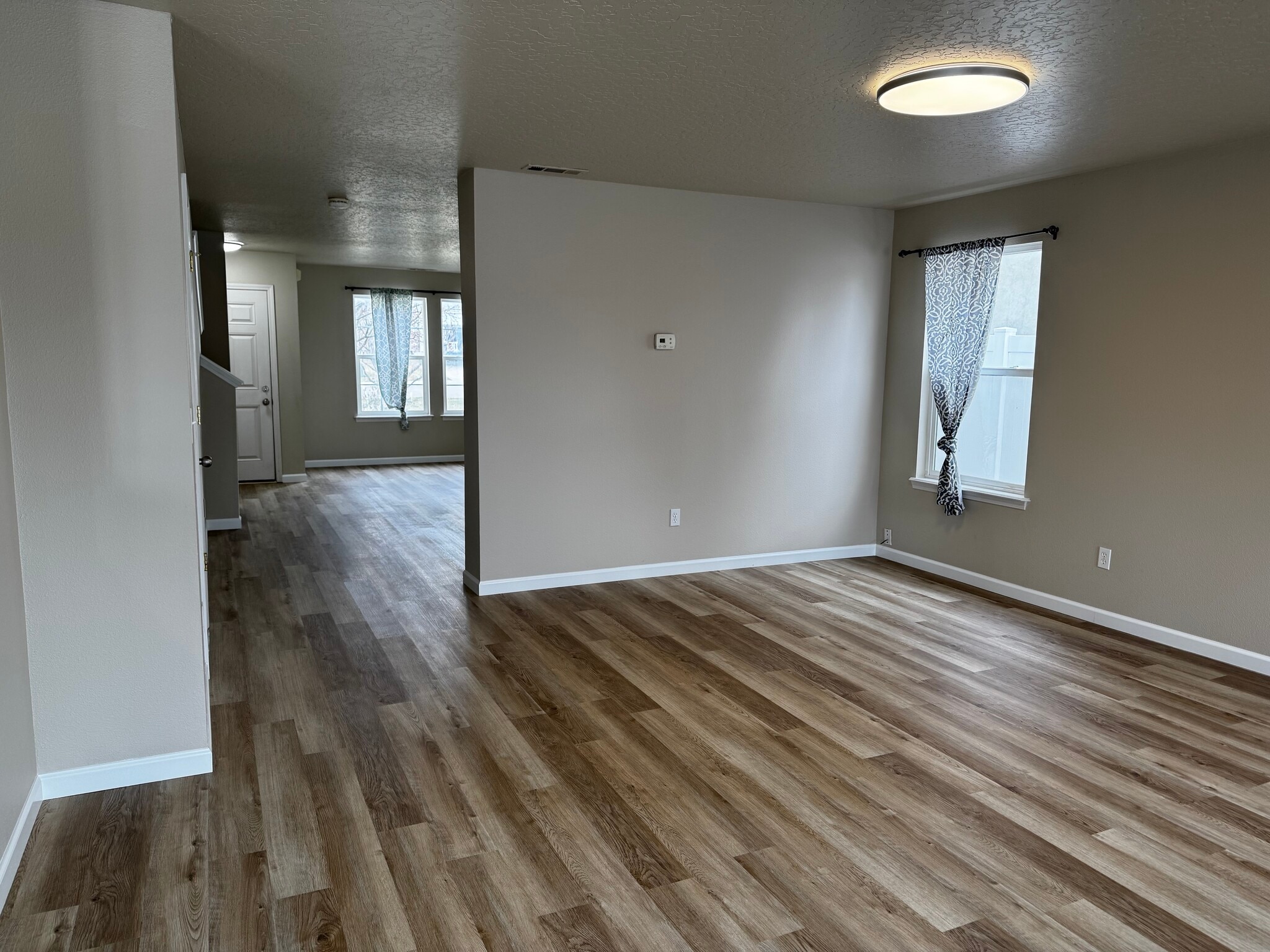 Building Photo - 172 W Tehuti Ct