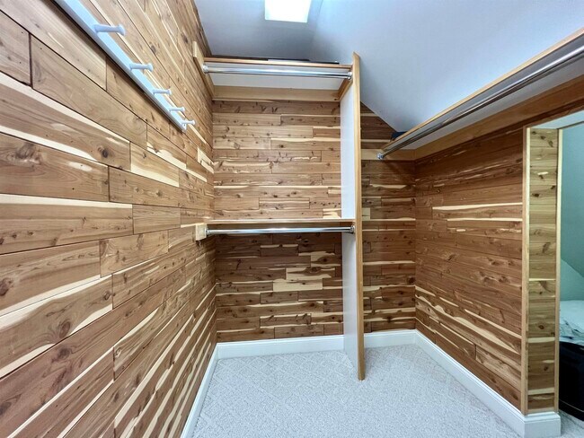 Building Photo - 4 Island Ave