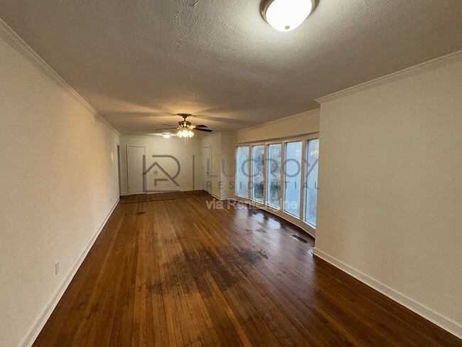 Building Photo - 3147 Shirley Dr