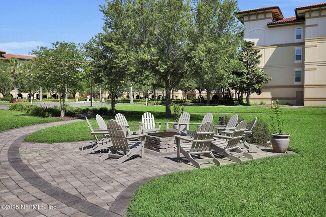 Building Photo - 4300 S Beach Pkwy