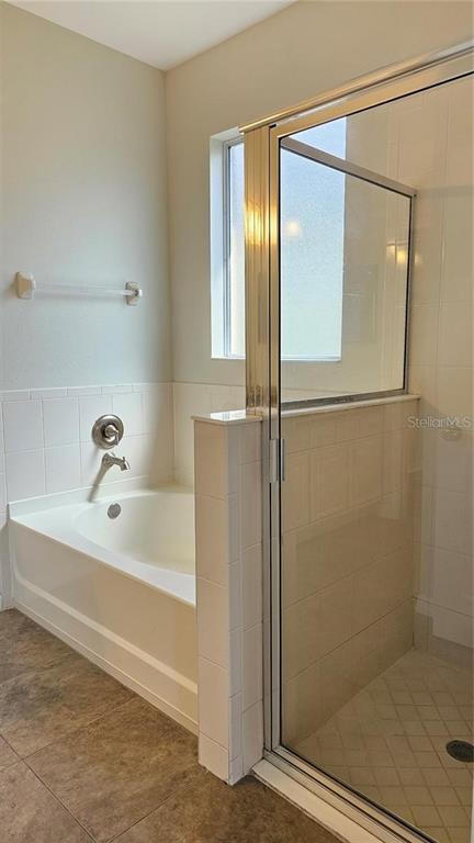 Building Photo - 2528 Ladoga Dr