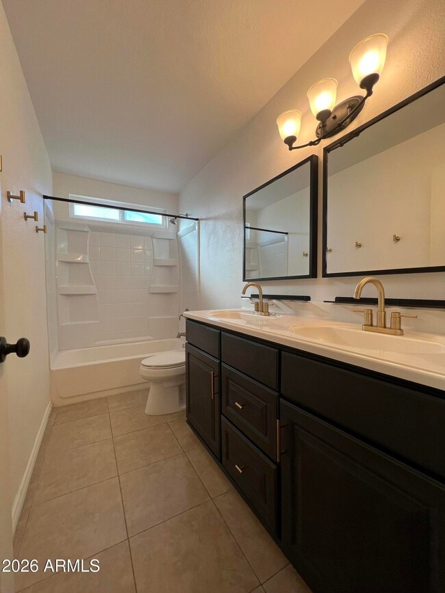 Building Photo - 10038 S 46th Pl