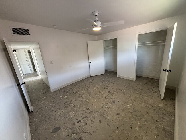 Building Photo - 519 W 16th St