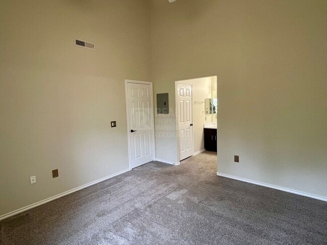 Building Photo - 3928 Riviera Grove