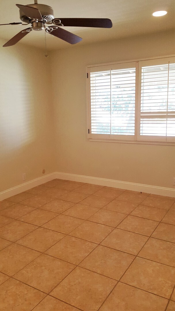 Building Photo - Livermore Magnolia, 3 Br. 2 Ba., Great Location Near Schools, Shops, Restaurants & Parks!