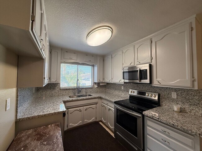 Building Photo - 1460 Berry Dr
