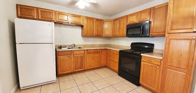 Building Photo - 3-Bedroom, 2-Bathroom Home for Rent in Win...