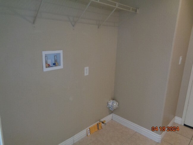 Building Photo - Large West Lancaster 2 Story Built in 2004 with 3638 sq. ft.