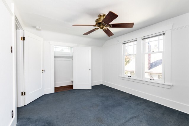 Building Photo - Spacious Home with that Classic Seattle Charm!