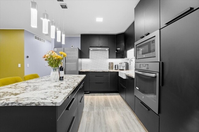 Building Photo - 16405 E Layton Ave