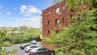 Building Photo - 1577 N Colonial Terrace