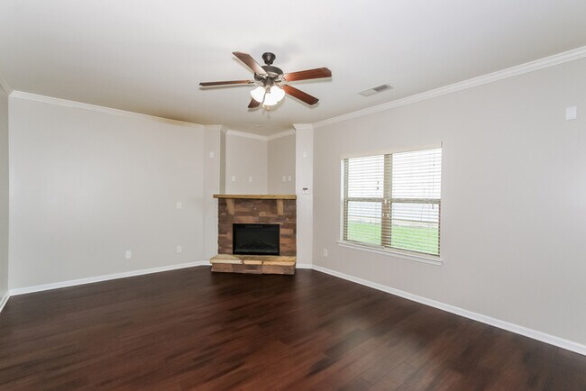Building Photo - Stunning 5 Bedroom Home in Grovetown, GA