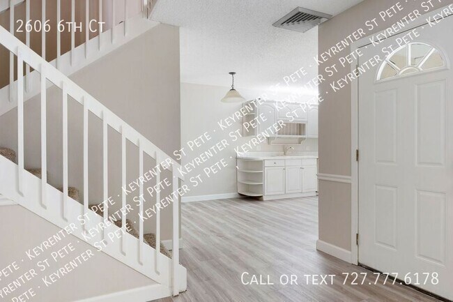 Building Photo - 2606 6th Ct