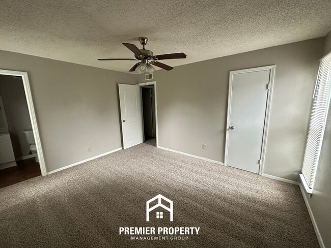 Building Photo - 6042 New Leaf Ln