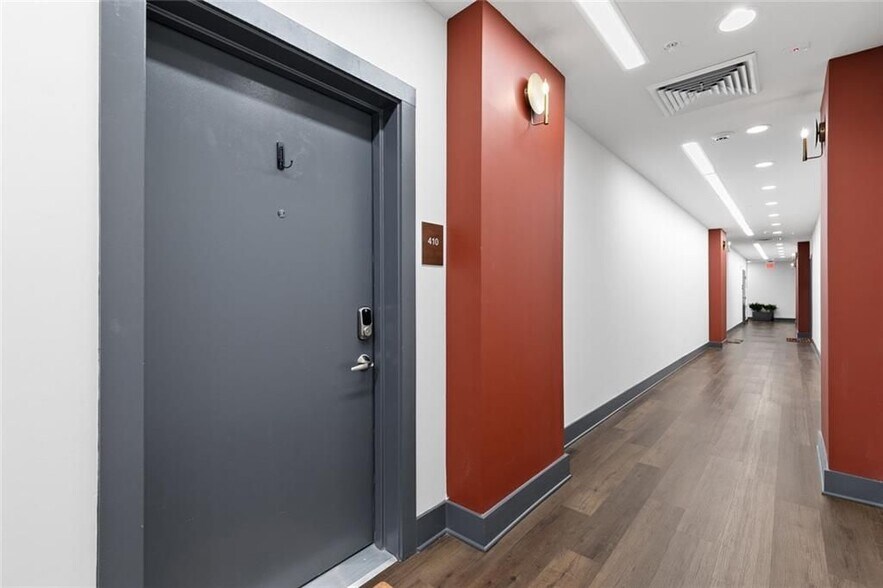 Building Photo - 112 Rogers St SE