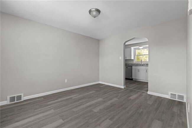 Building Photo - 2982 Kestner Ave