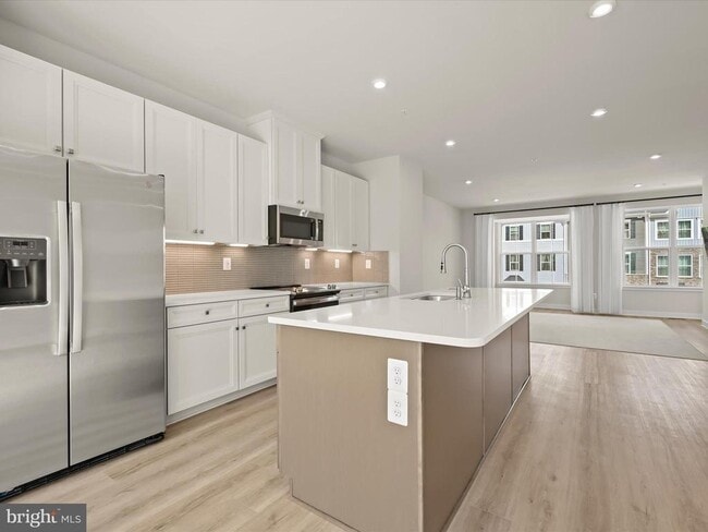 Building Photo - 7840 Blackbriar Wy