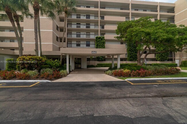 Building Photo - 6562 Boca Del Mar Dr