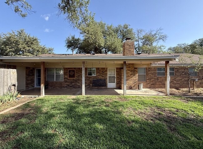 Building Photo - 2507 Camarie Ave