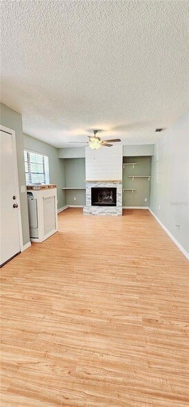 Building Photo - 317 Pleasant St