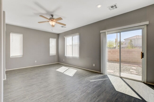 Building Photo - 4 Bedroom Home in the South West / 89139 Area