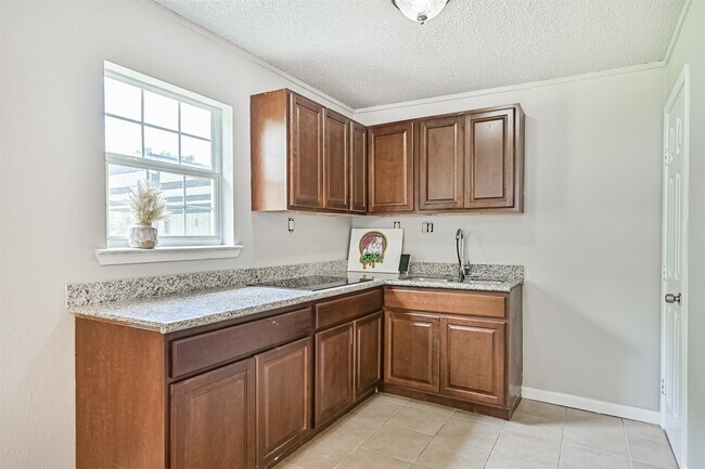 Building Photo - 5220 Krueger Dr