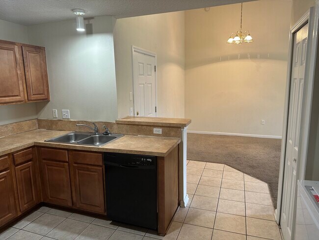 Building Photo - 9595 Amarante Cir
