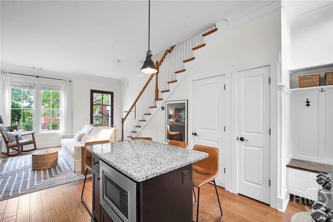 Building Photo - 718 Tattnall St
