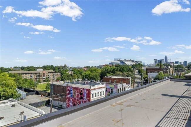 Building Photo - 346 Peters St SW