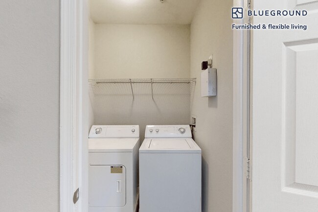 Building Photo - 2350 26th Ct S