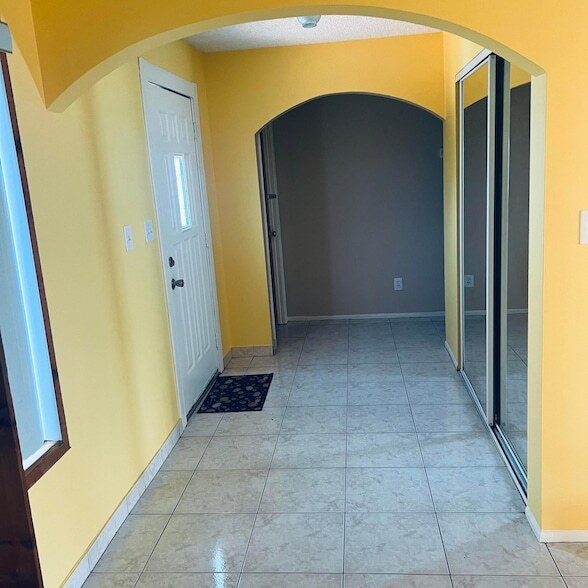 Building Photo - 182 NE Jettie Terrace