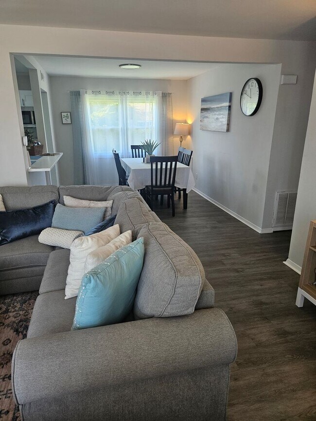 Building Photo - 2213 Wharton Ave