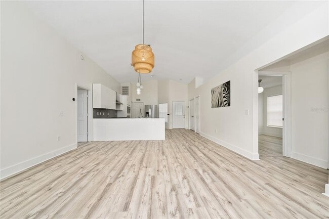 Building Photo - 566 Sunridge Woods Blvd