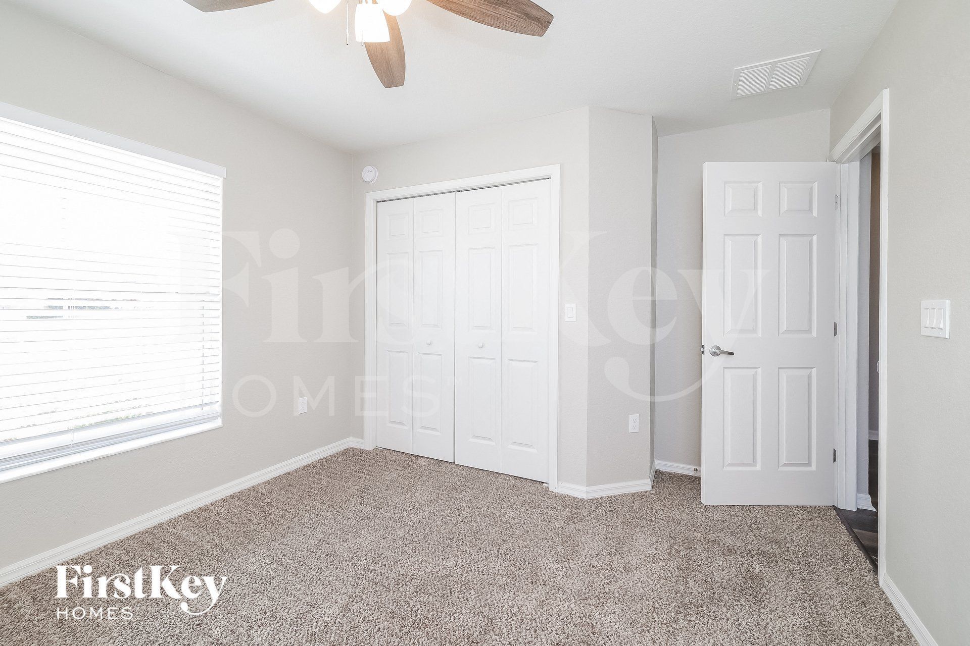 Building Photo - 911 Kingfisher Dr