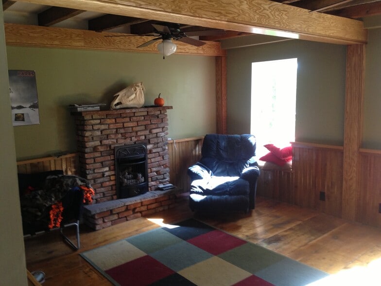 Building Photo - 363 Etna Rd