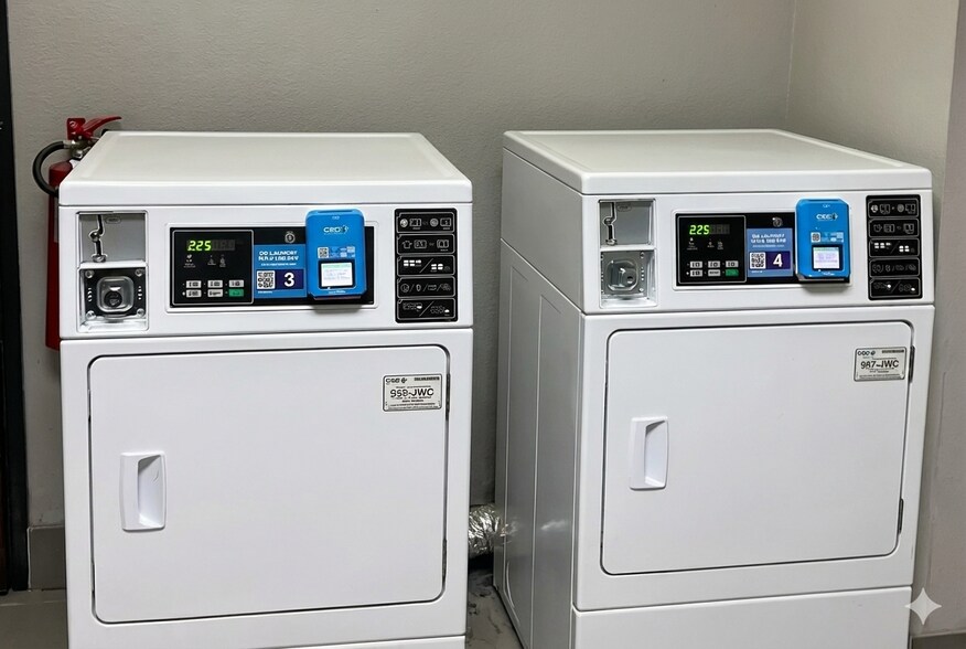 Building Photo - 14620 N Interstate 35