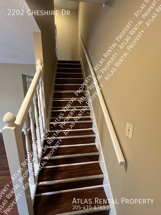 Building Photo - 2202 Cheshire Dr
