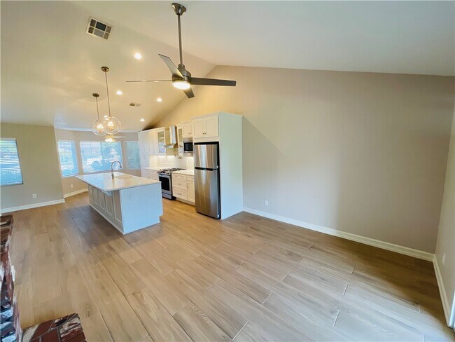 Building Photo - 28937 Biarritz Ct