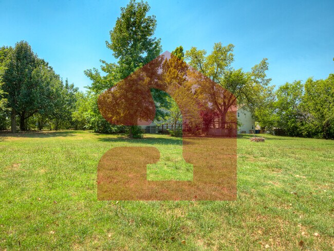 Building Photo - 1501 Gladstone Terrace