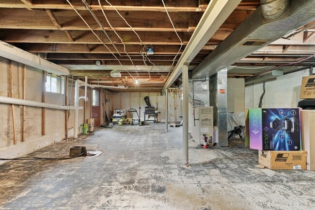 Building Photo - 212 Jensen Rd