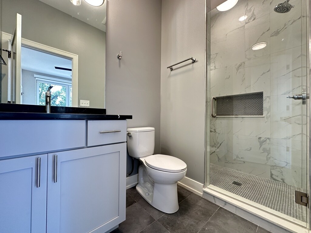 Building Photo - 2100 W 18th Pl