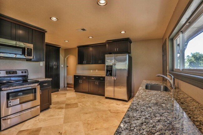 Building Photo - 14114 TX-36