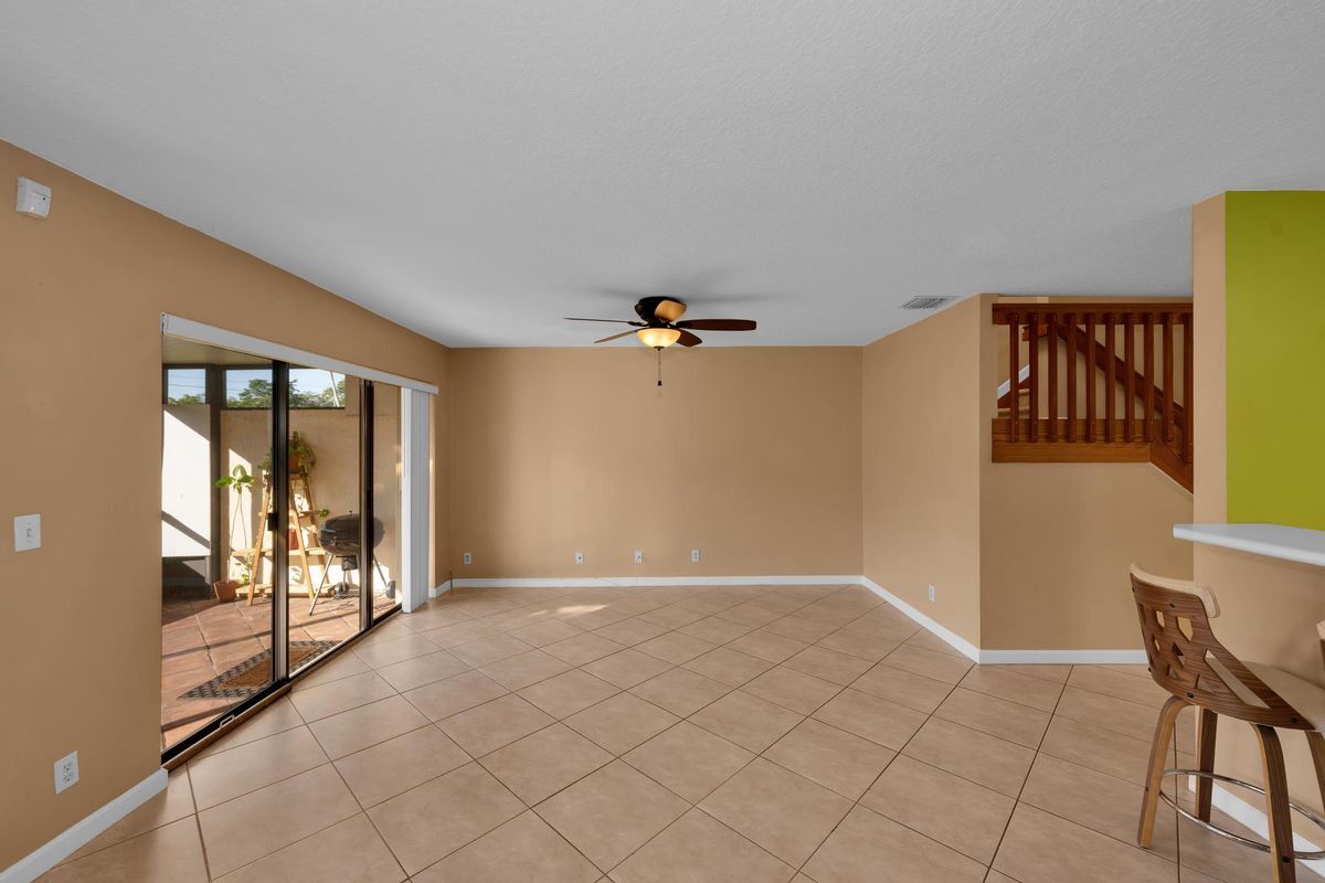 Building Photo - 9620 Alcazar Ln